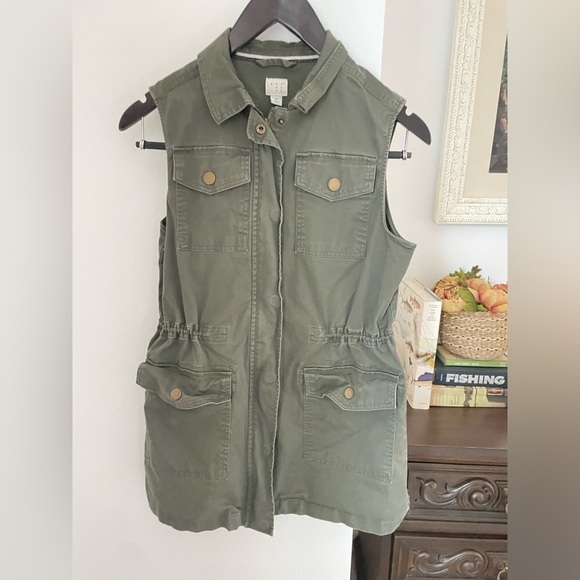 A new day Army green vest, adjustable drawstring waist size small excellent - Picture 4 of 6